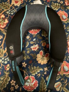 Homedics Vibration Neck Massager in Black with Teal Trim